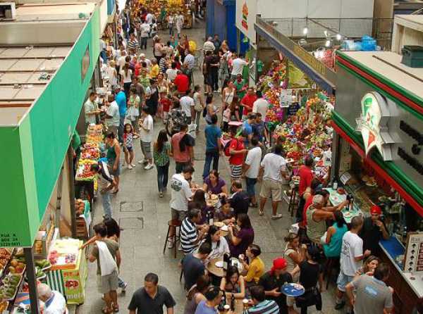 Mercado-libertad vs populismo-oclocracia