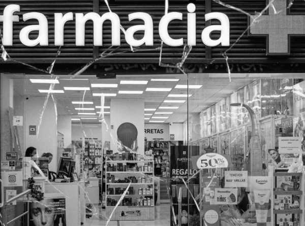 Farmacias, boticas y barreras burocráticas