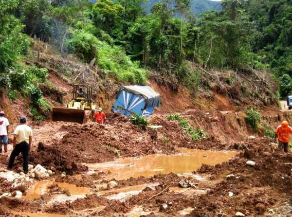 Volcanes y ríos en el sur peruano