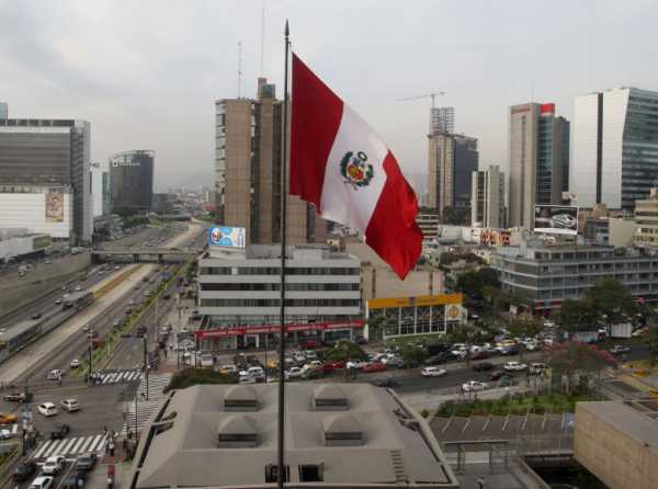 La competitividad, la macroeconomía y el Perú