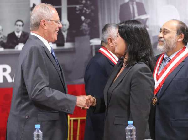 Chile acierta mientras el Perú salta al vacío