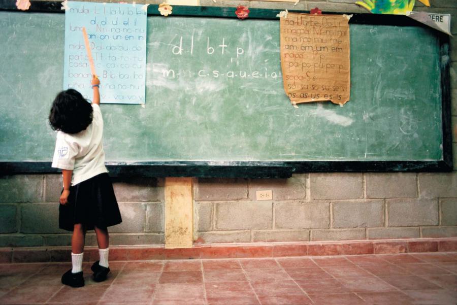 Ante la crisis magisterial: vouchers educativos